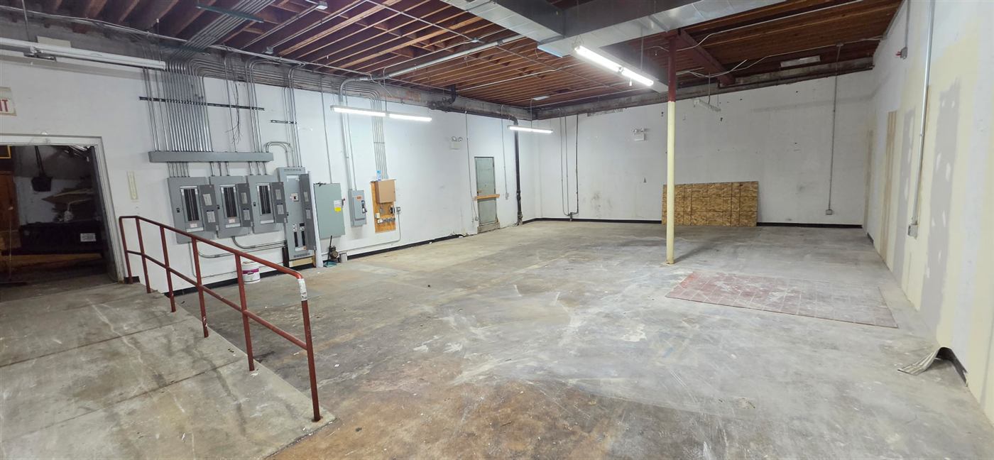 Vacant space clean-out ready for a new tenant