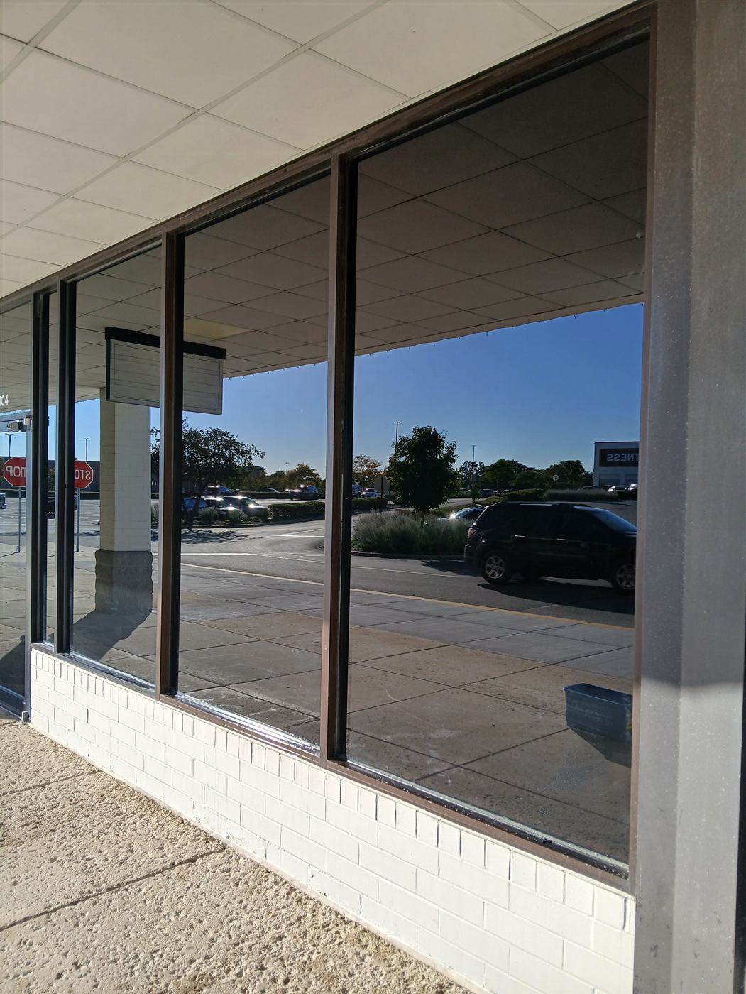 Streak-free storefront glass