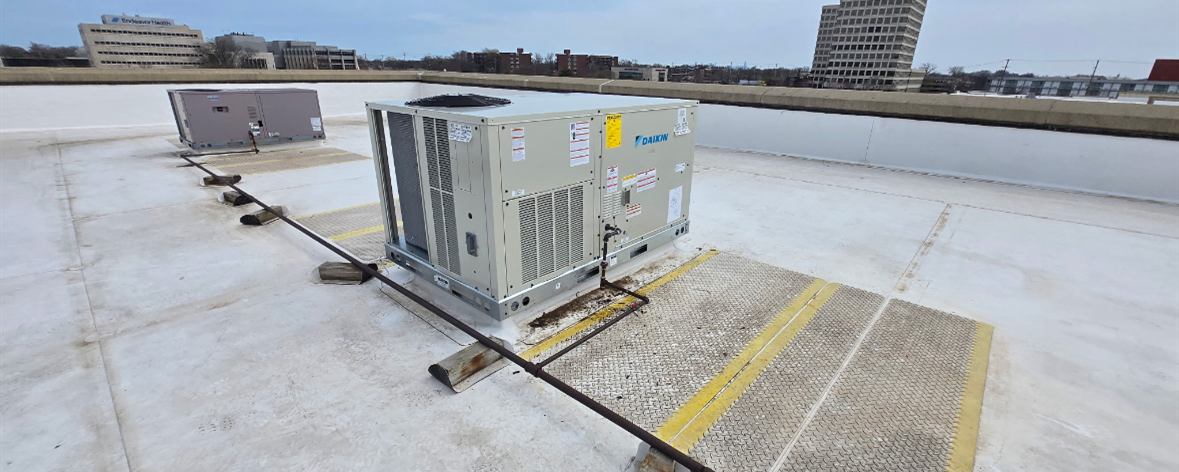 Rooftop HVAC unit service