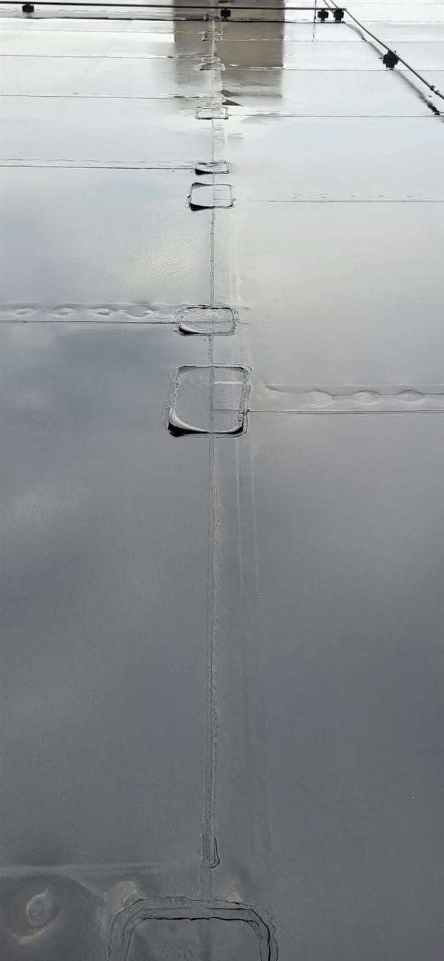 Roof inspection: membrane seams